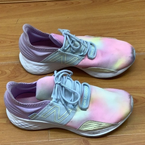 New Balance Size 5 Women’s GEROVJU Sneakers Sneakers (Preloved) - Picture 3 of 7